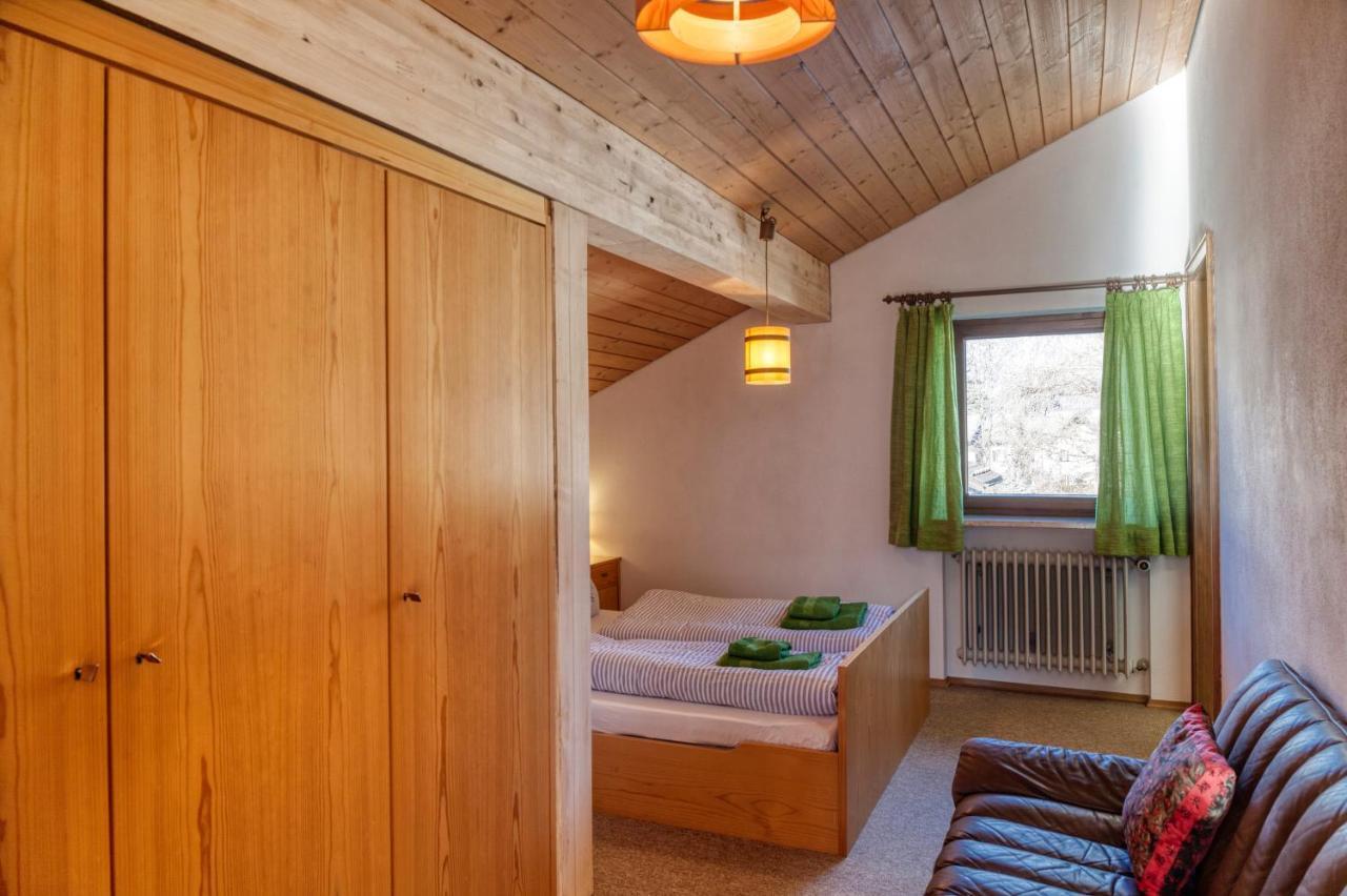 Ruhige Ferienwohnung Partenkirchen 2 جارمش بارتنكيرشن المظهر الخارجي الصورة