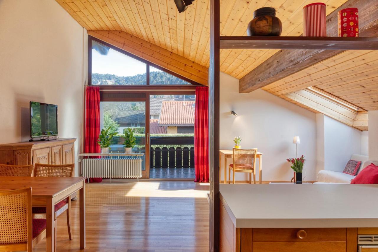 Ruhige Ferienwohnung Partenkirchen 2 جارمش بارتنكيرشن المظهر الخارجي الصورة